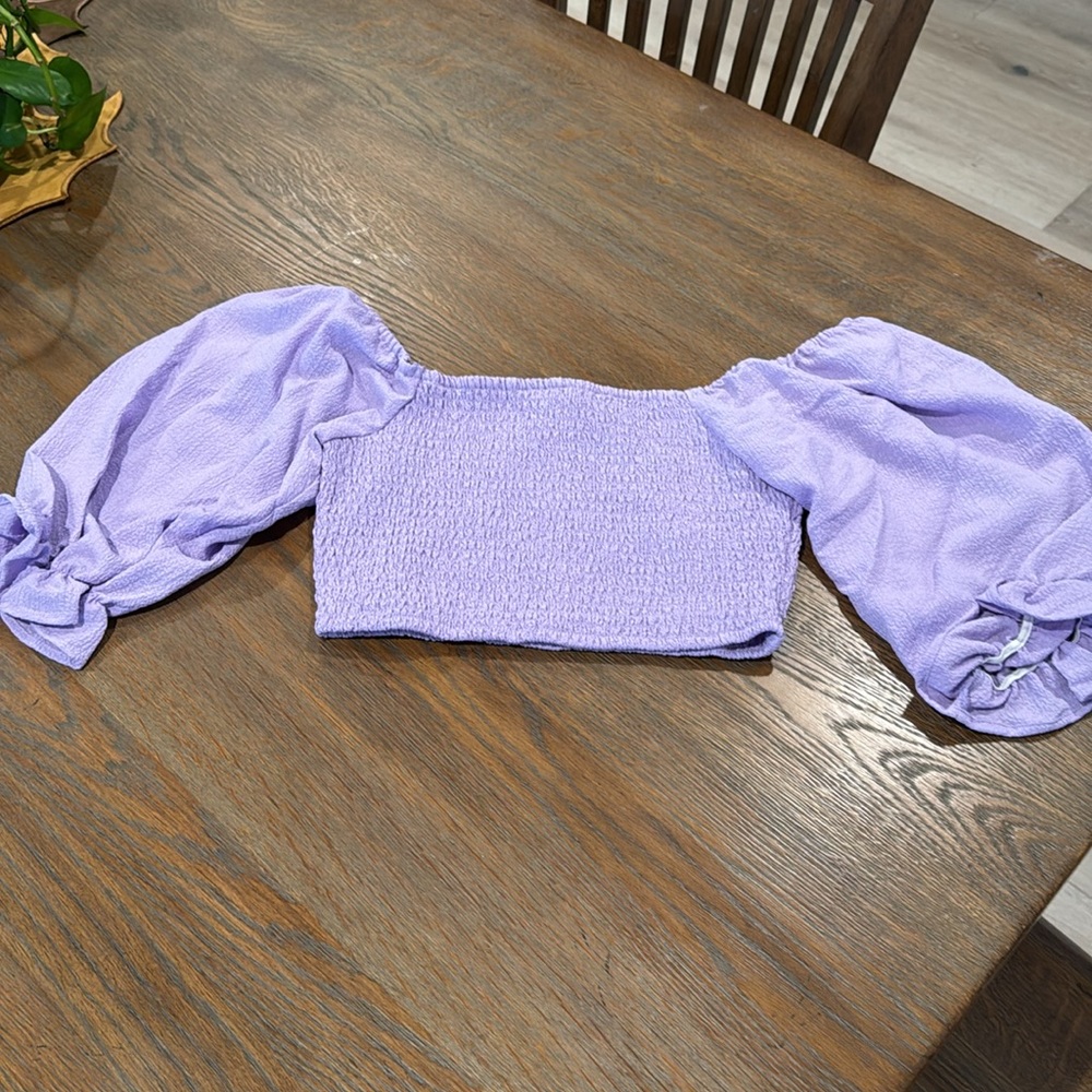 BCBGeneration Puff Sleeve Smocked Crop Top. - Picture 5 of 9